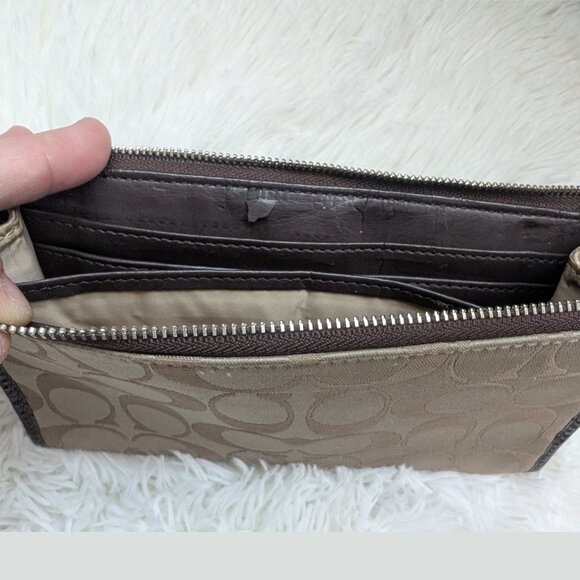 Coach, Signature Wristlet With Turnlock, Brown Canvas & Patent Leather Trim - Picture 10 of 12